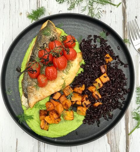 Pan Fried Sea Bream on a pea purée, with Vine Roasted Tomatoes