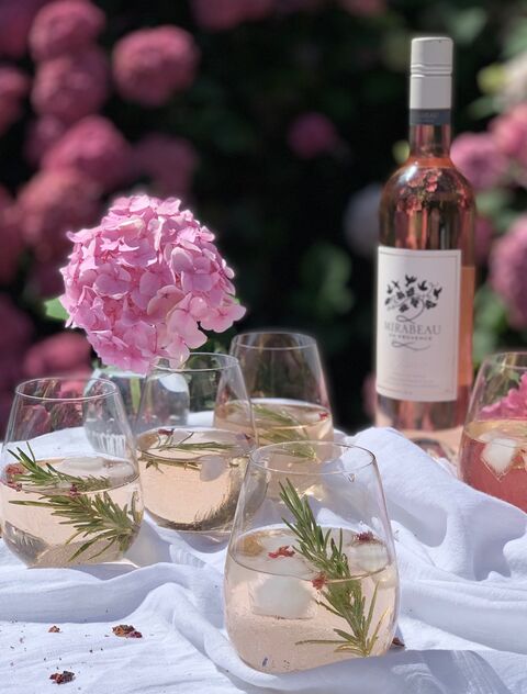 Rosé & Elderflower Spritz