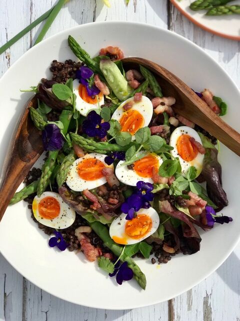 Spring Salad with Eggs, Bacon, Asparagus & Lentils