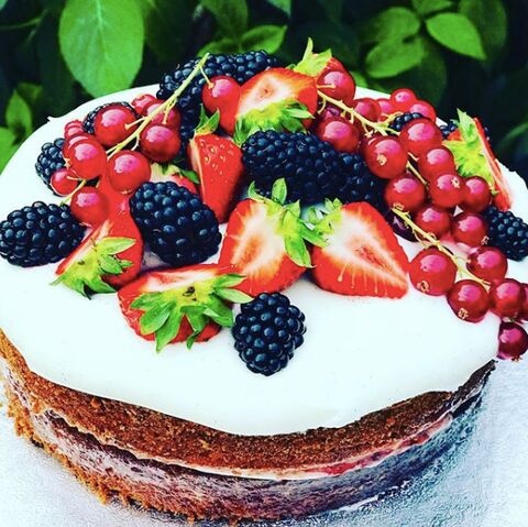 Vanilla Yogurt Icing Cake